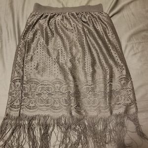 Skirt with tassels
